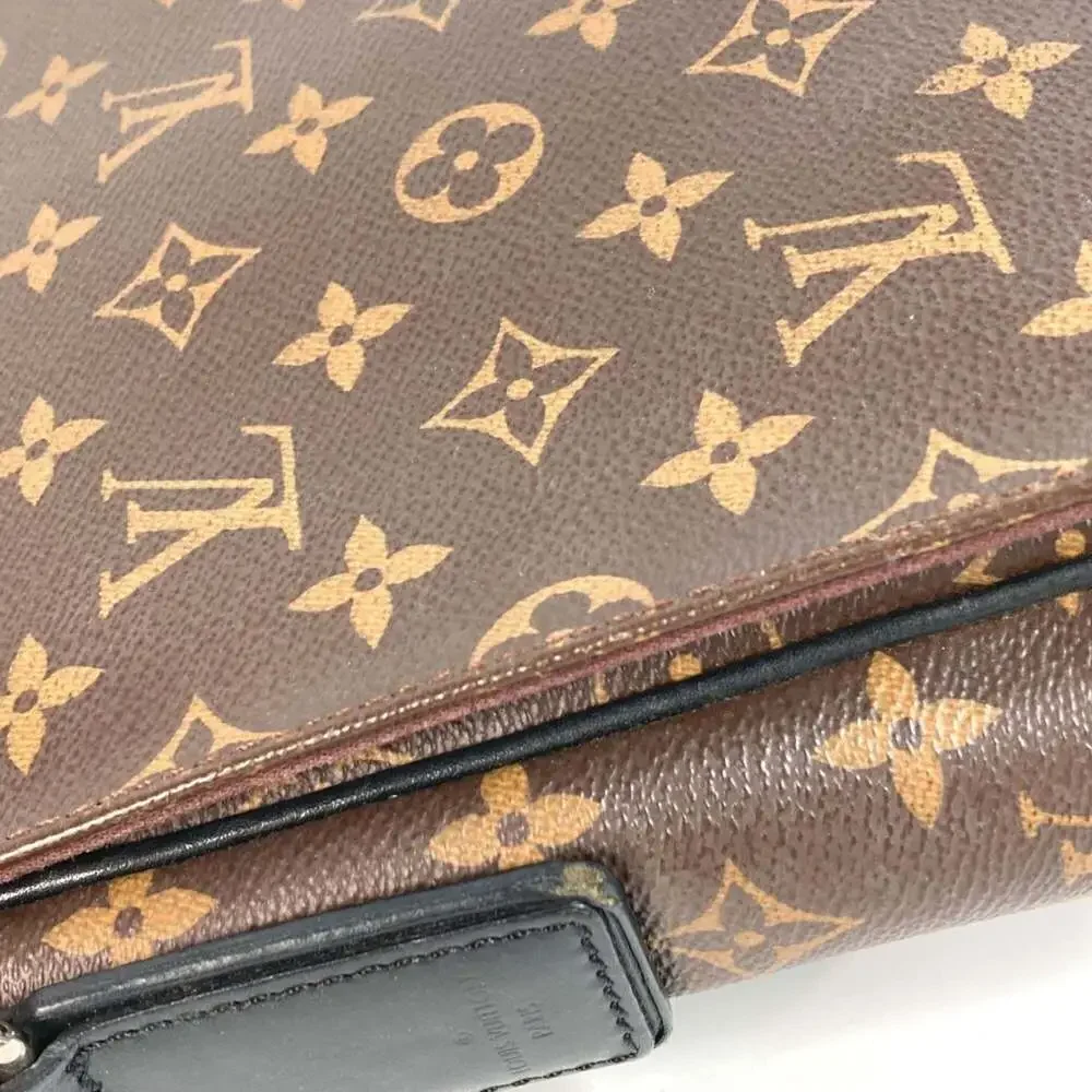 LOUIS VUITTON Black Monogram Canvas Messenger Shoulder Bag - Picture 10 of 16